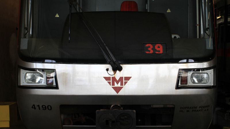Provoz pražského metra omezí ve druhé polovině týdne několik výluk